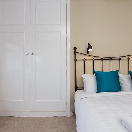 Quaint 2 Bedroom Flat - 9 Minutes Walk To Vauxhall Tube Лондон Екстериор снимка