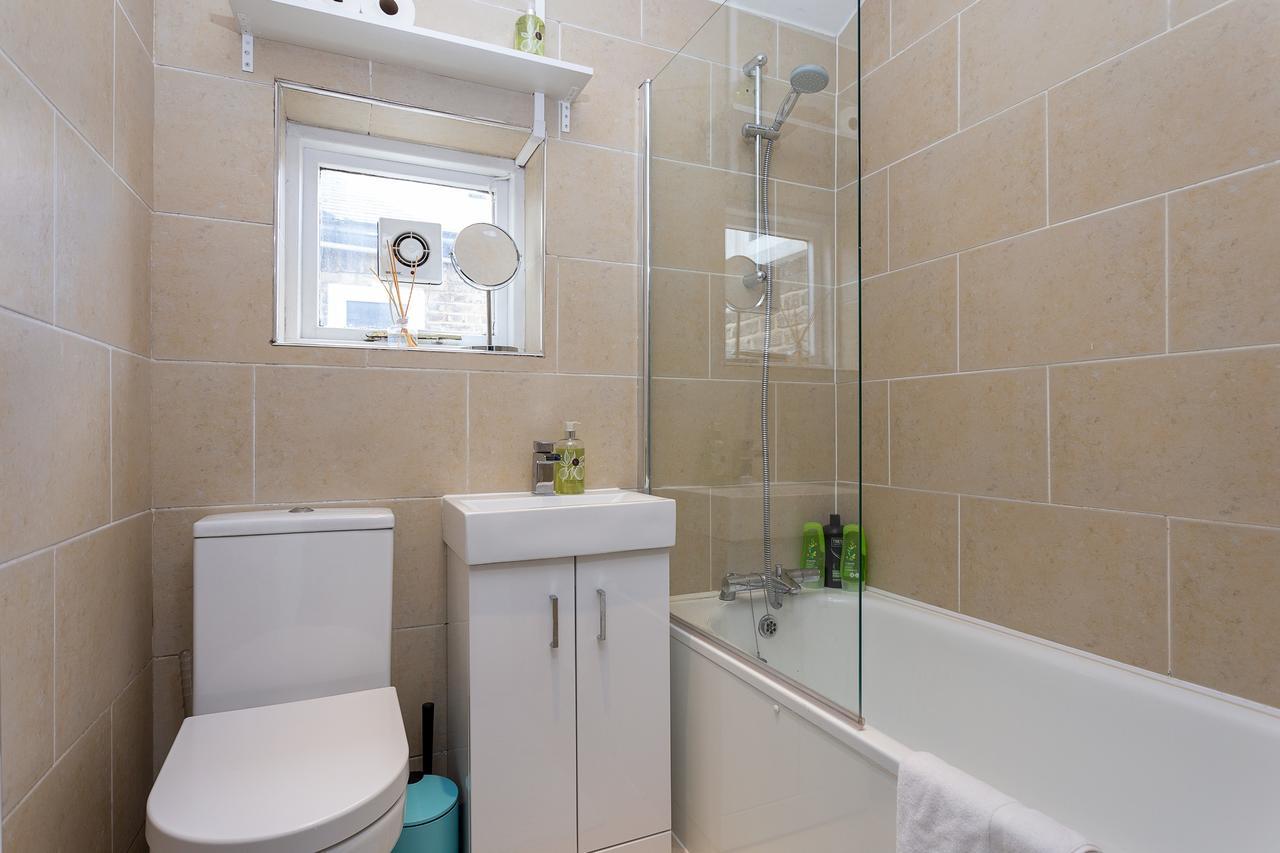 Quaint 2 Bedroom Flat - 9 Minutes Walk To Vauxhall Tube Лондон Екстериор снимка