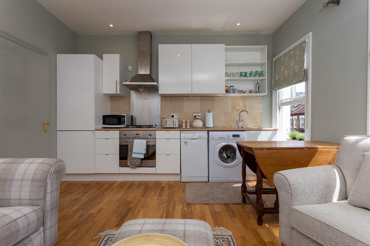 Quaint 2 Bedroom Flat - 9 Minutes Walk To Vauxhall Tube Лондон Екстериор снимка